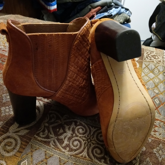 💐👢ELLIOTT LUCCA ICONIC BOOTS👢🎋SIZE 8.5,A FABULOUS GIFT ITEM.🎁 - Picture 5 of 16